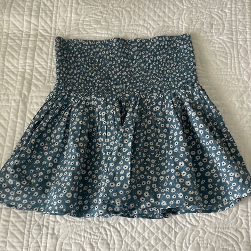 Cute skirt!  Size S. Like new.